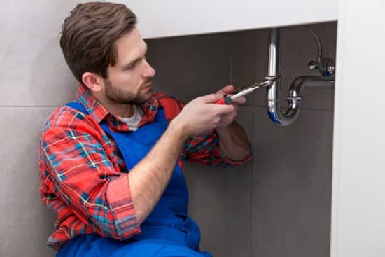 plombier nice - entretien du siphon d'un lavabo