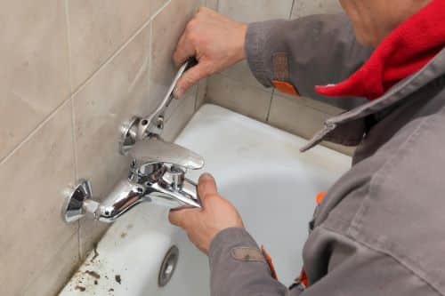 plombier Lyon 2 - installation d'un robinet de bain