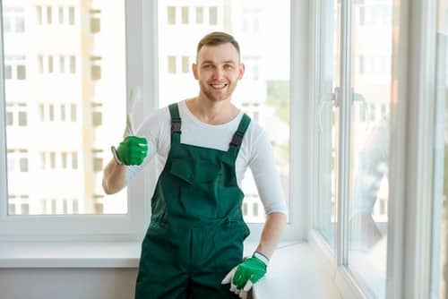 vitrier Oullins - Un vitrier souriant.