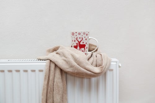 chauffagiste Sceaux - Le radiateur réchauffe toute la maison