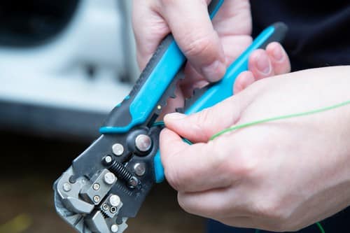 électricien Beaune - Adaptation des fils électriques par un électricien