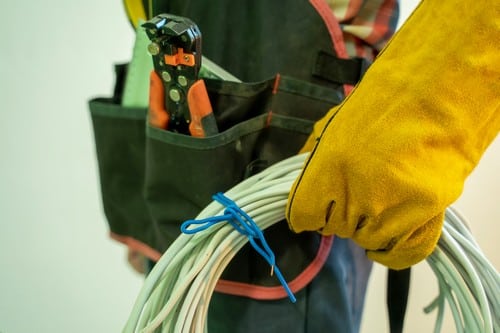 électricien La Garde - les bons artisans - outils et fils électriques