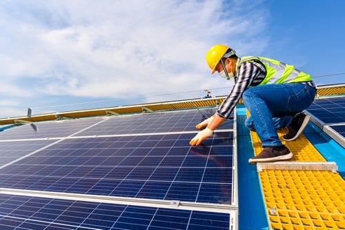 électricien Saint-Laurent-du-Var 1 - Mise en place d'un panneau solaire pour alimenter la maison en électricité