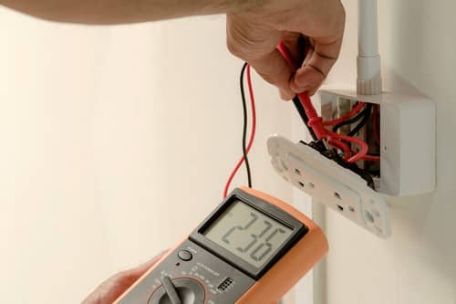 électricien-Stains-les bons artisans-branchement prise électrique