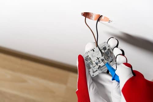 électricien Thiais - Réparation d'une prise électrique par un électricien