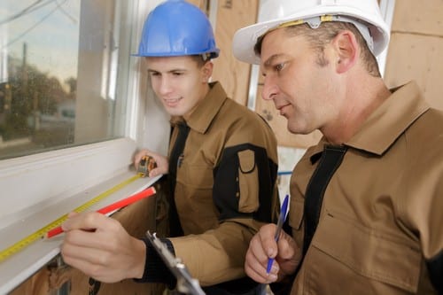 vitrier Coudekerque-Branche - Deux vitriers en plein travail sur un chantier