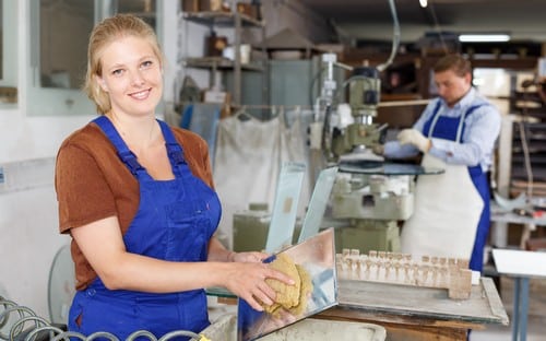 Vitrier Canéjan - les bons artisans - vitrier en atelier