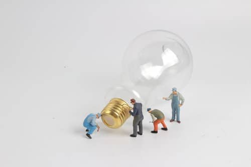 électricien Cabriès - Installation d'une ampoule