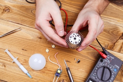 électricien Charbonnières-les-Bains - Outils nécessaires à un électricien