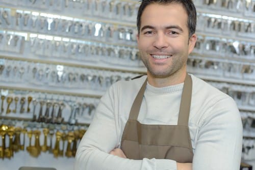 Serrurier Lyon 5 - les bons artisans - serrurier en magasin