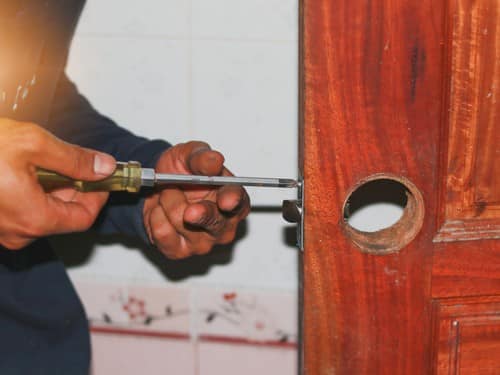 serrurier Milon La Chapelle - Préparation à l'installation d'une serrure