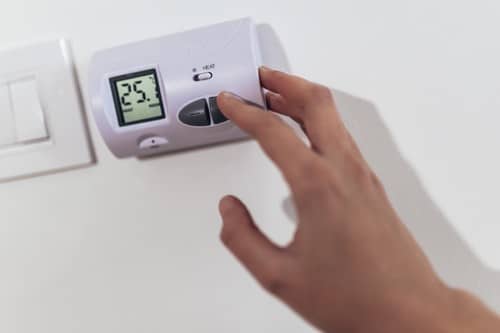 Chauffagiste Oissel - les bons artisans - réglage d'un thermostat