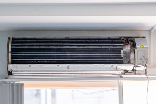 climatisation Noisy-le-Sec - Un climatiseur désossé
