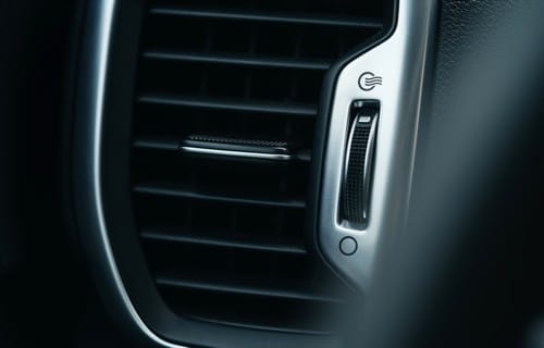 Climatisation Auterive - visuel d'un climatiseur dans une voiture