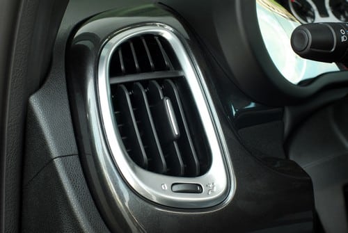 Climatisation Castelginest - visuel d'un climatiseur dans une voiture