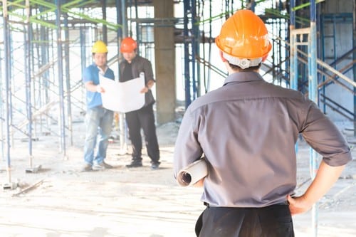 Electricien Bruz - les bons artisans - électriciens sur un chantier