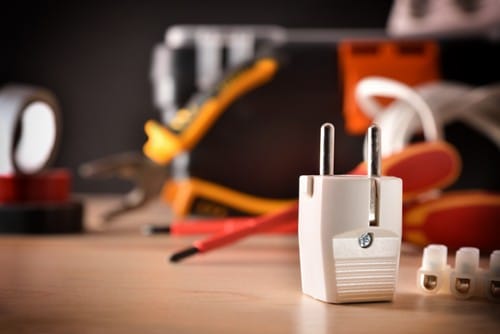 Electricien Douarnenez - les bons artisans - outils d'électricien