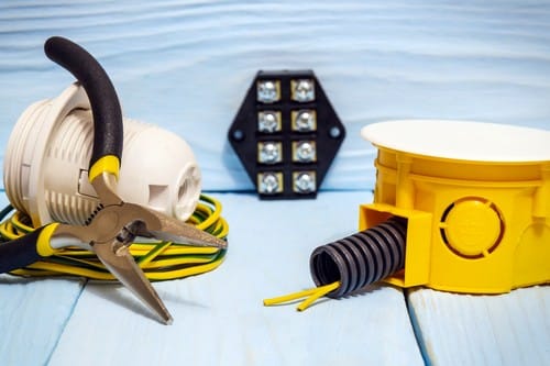 Electricien Guipavas - les bons artisans - outils d'artisans