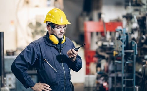 Electricien Guipavas - les bons artisans - électricien en intervention