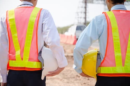 Electricien Saint-Jacques-de-la-Lande - les bons artisans - électricien sur un chantier