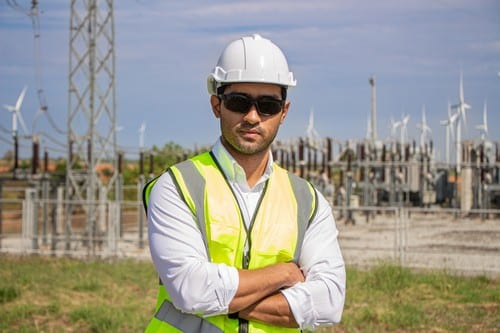 Electricien Tourlaville - les bons artisans - électricien sur un chantier