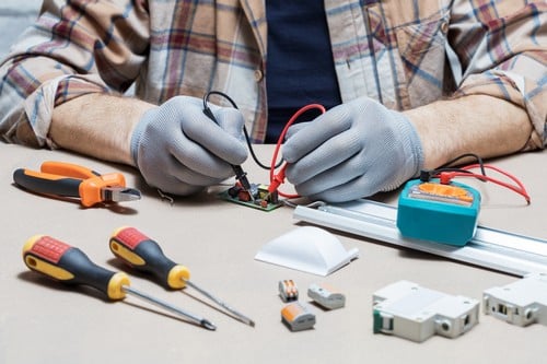 Electricien Vire - les bons artisans - outils d'électricien