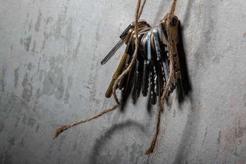 Serrurier Juvisy-sur-Orge - visuel d'un trousseau de clés avec une corde