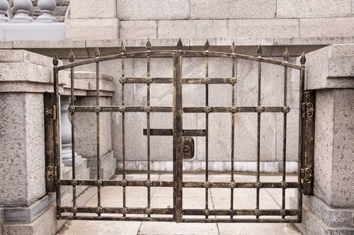 Serrurier Pornichet - visuel d'un vieux portail