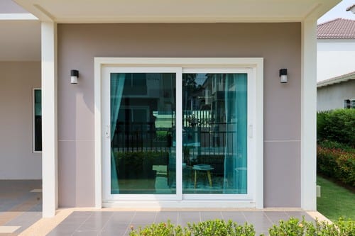 Vitrier Arpajon - visuel de portes vitrées d'une maison
