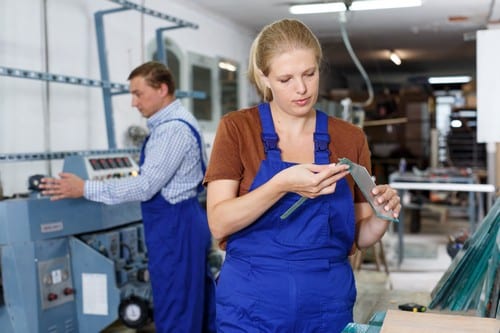 Vitrier Déville-lès-Rouen - les bons artisans - vitriers en atelier