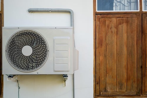 Climatisation-Vanves - visuel d'un climatiseur à côté d'une porte