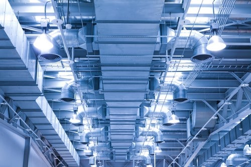 Climatisation Haubourdin - visuel de tuyaux de climatiseur au plafond