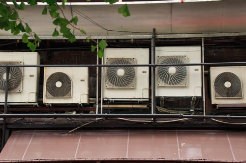 Climatisation Roquefort-les-Pins - les bons artisans - unité de climatisation extérieure